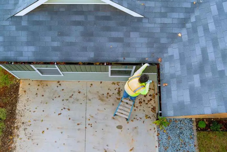 gutters cleaning
